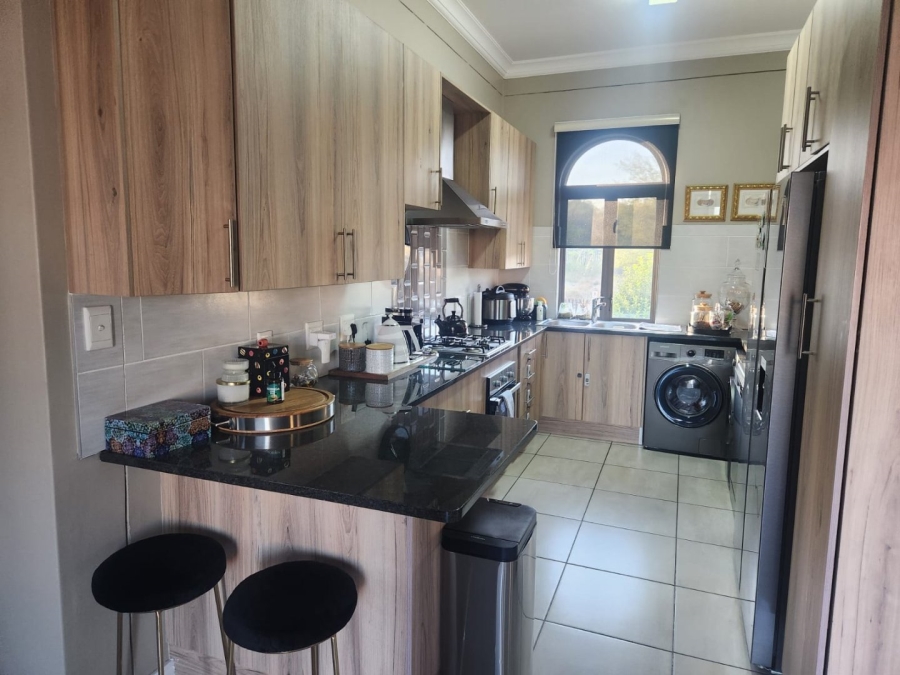 To Let 4 Bedroom Property for Rent in Ifafi North West